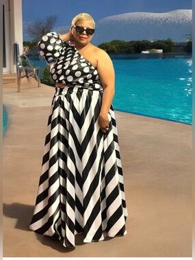 NEW- Black & White One-Shoulder Maxi Dress - Size XL